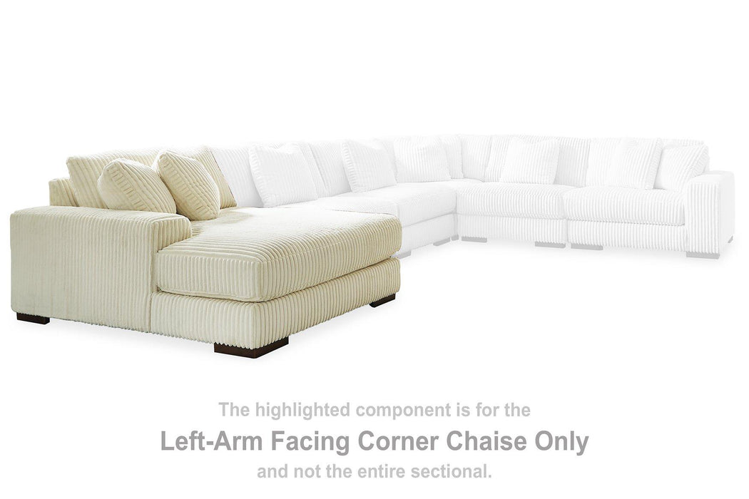 Lindyn Super Chaise